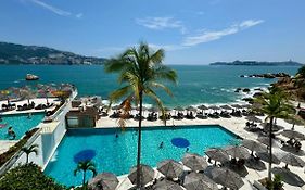 Suites Omega Torres Gemelas